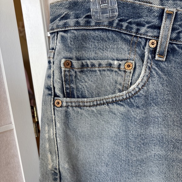 Levi's‎ 505 Blue Jeans 35x30 Light Wash Straight Leg Distressed Work Jeans - Picture 7 of 13